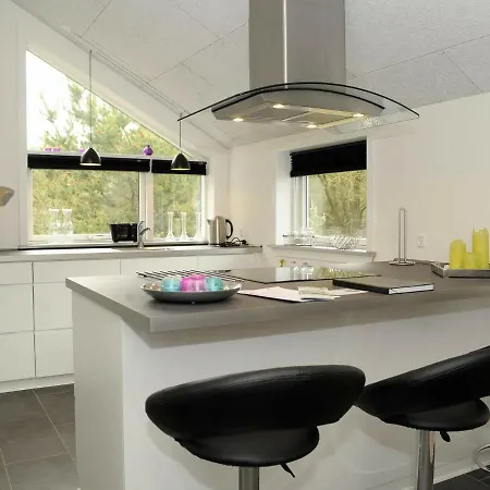 Three-bedroom Holiday In Blavand 52 *